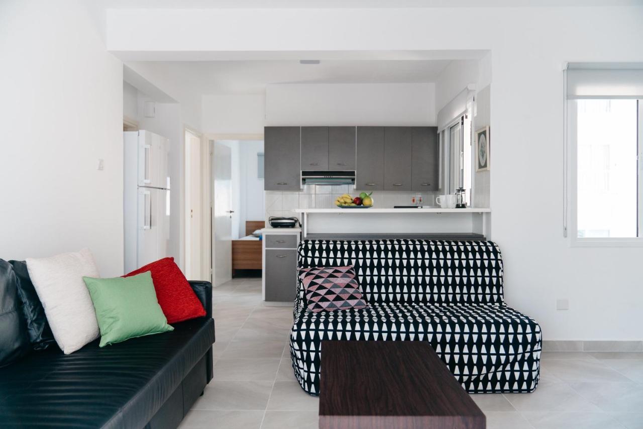 Seasunlove Apt. Apartment Larnaca Exterior photo