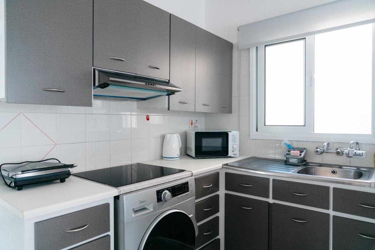Seasunlove Apt. Apartment Larnaca Exterior photo